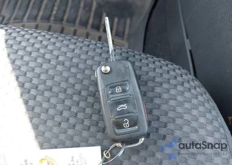 2011 Volkswagen Jetta 2.0L S из США, поврежденный, VIN 3VW2K7AJ0BM059808